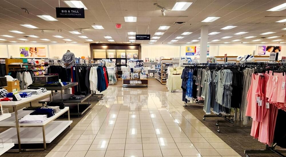 Retail giant Kohl’s announced this week it will close 27 stores including two stores in the North Bay. (refrina / Shutterstock)