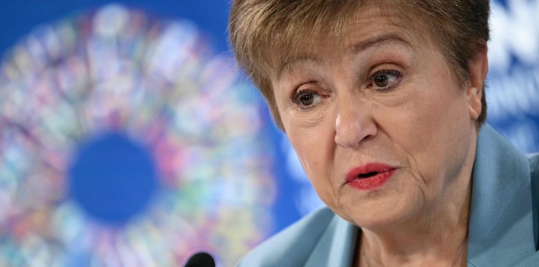 IMF says US economy buoyant but flags risks